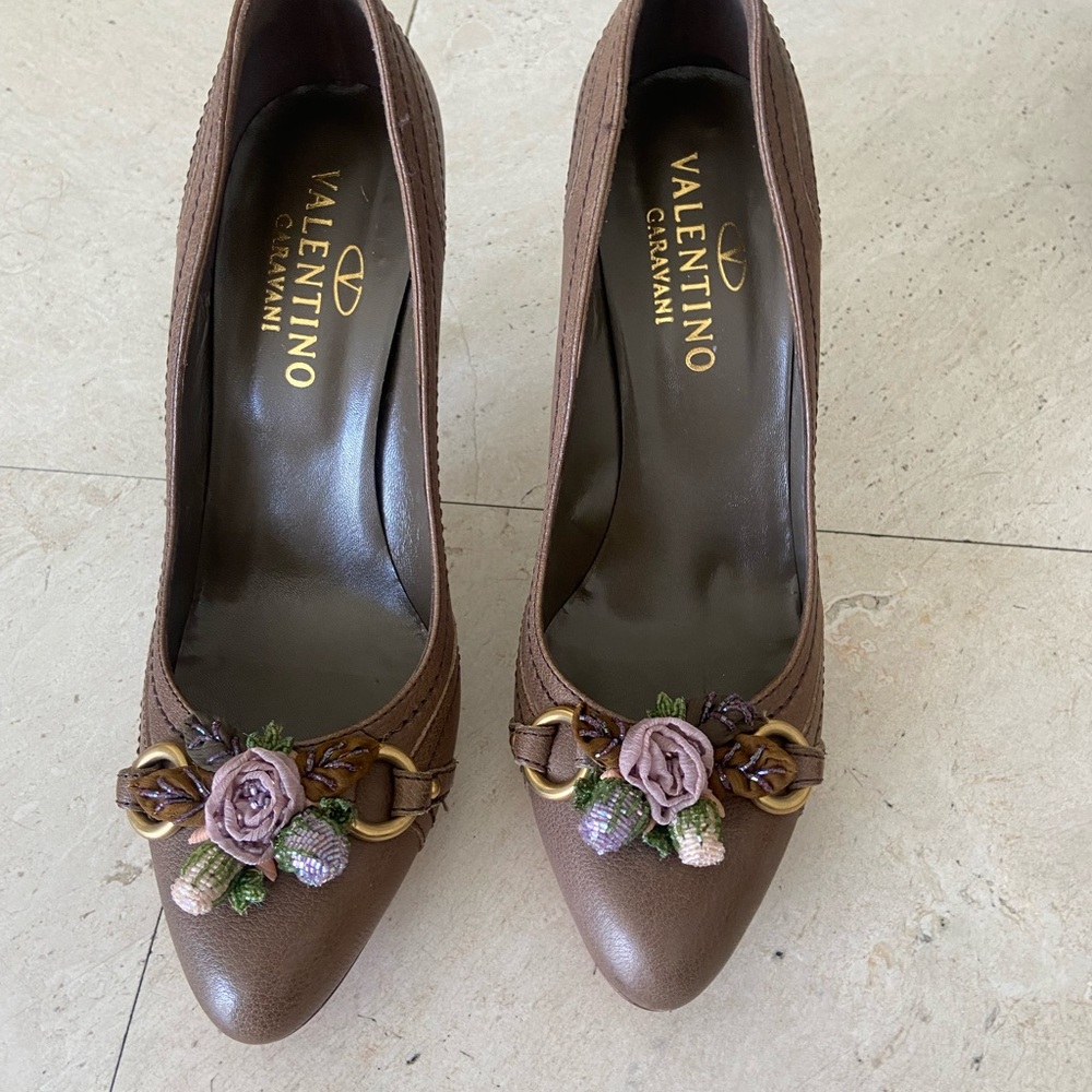 Valentino Garavani Brown Heels with Floral Accents
